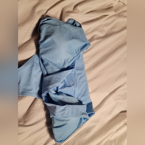 NWOT WIDE STRAP COMFORT CRISS CROSS BACK  CLEAVAGE LOVING SWIM BATHING SUIT MED - Picture 6 of 9